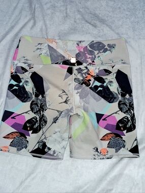 Victoria's Secret VSX Sport grey floral butterfly shorts Size M pre owned